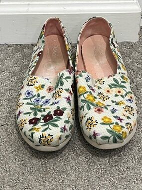 TOMS Women's Alpargata Loafer Flat  Size 10 Natural  Floral Cloudbound Summer